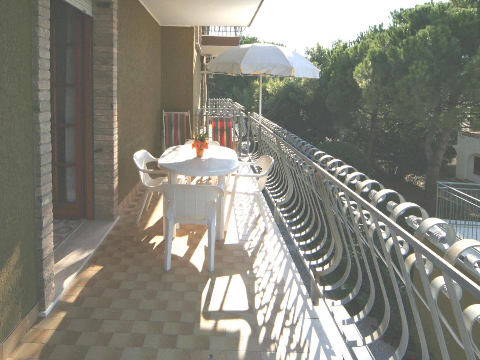 Apartamento Burello Lignano Sabbiadoro Exterior foto